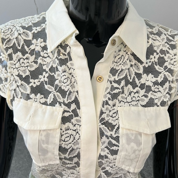 Lace button down shirt - Picture 2 of 7